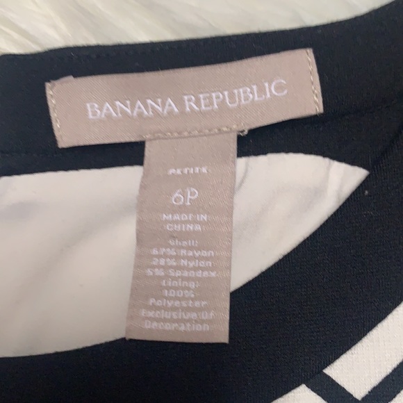 Back zip octagon print dress by BANANA REPUBLIC - Picture 2 of 5